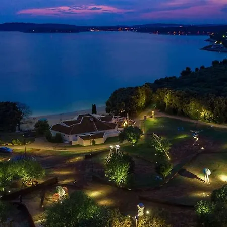 Bonvenon2pula アパート *