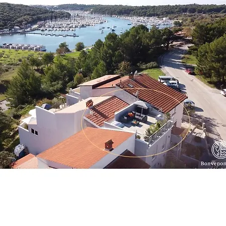 Bonvenon2pula * פולה